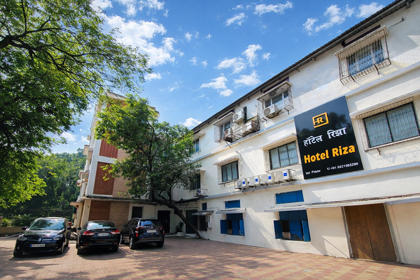 Hotel Riza International